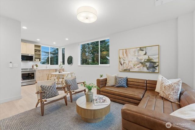 1255 NE 96th Street, Seattle, WA 98115