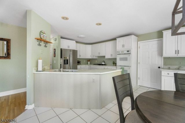 10 Barnstable Rd, Berkeley Heights Twp., NJ 07922