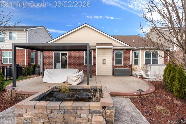 41186 Dortmund Drive, Clinton Charter Township, MI 48038