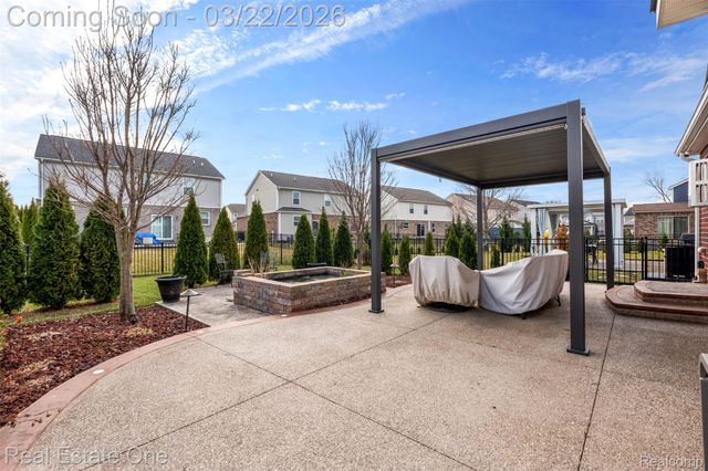 41186 Dortmund Drive, Clinton Charter Township, MI 48038