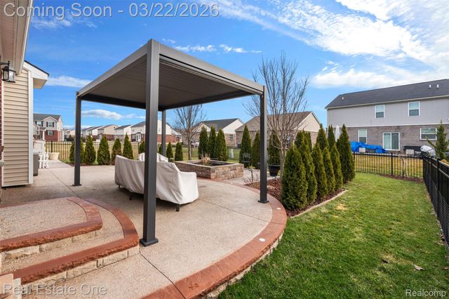 41186 Dortmund Drive, Clinton Charter Township, MI 48038