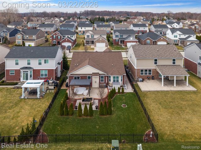 41186 Dortmund Drive, Clinton Charter Township, MI 48038