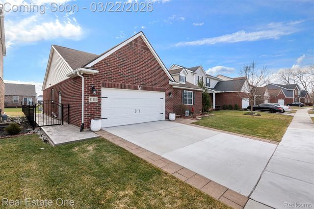 41186 Dortmund Drive, Clinton Charter Township, MI 48038