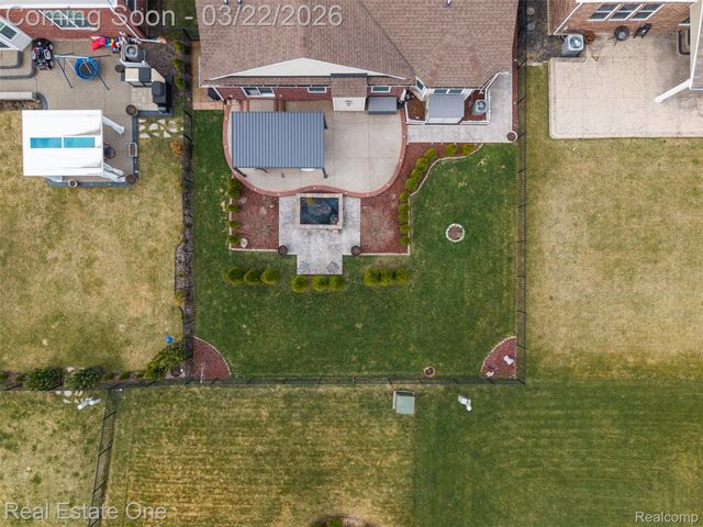 41186 Dortmund Drive, Clinton Charter Township, MI 48038