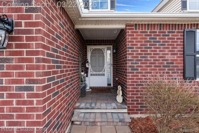 41186 Dortmund Drive, Clinton Charter Township, MI 48038