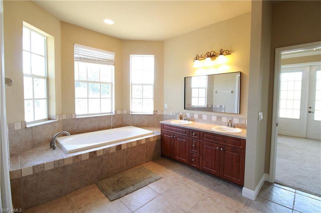 13260 Sleepy Hollow LN, Fort Myers, FL 33913