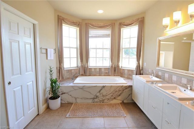 13260 Sleepy Hollow LN, Fort Myers, FL 33913