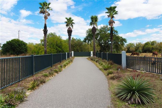 13260 Sleepy Hollow LN, Fort Myers, FL 33913