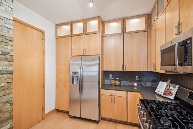 100 3rd Avenue S 406, Minneapolis, MN 55401