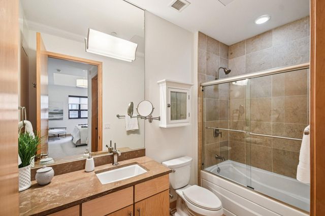 100 3rd Avenue S 406, Minneapolis, MN 55401