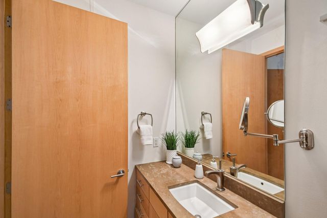 100 3rd Avenue S 406, Minneapolis, MN 55401