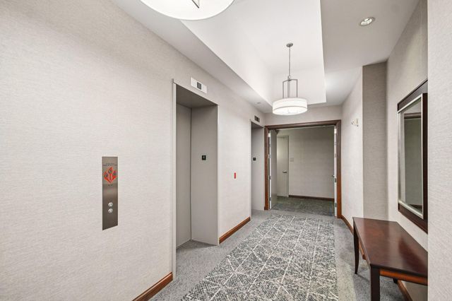 100 3rd Avenue S 406, Minneapolis, MN 55401