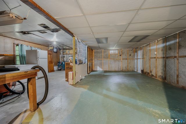 4 Robinhood Drive, Ledyard, CT 06335