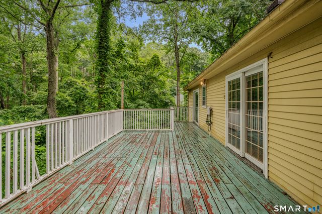 4 Robinhood Drive, Ledyard, CT 06335