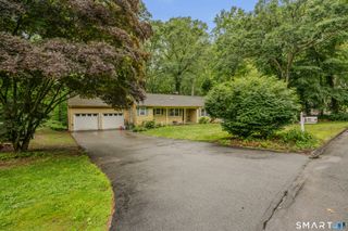 4 Robinhood Drive, Ledyard, CT 06335
