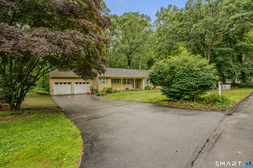4 Robinhood Drive, Ledyard, CT 06335