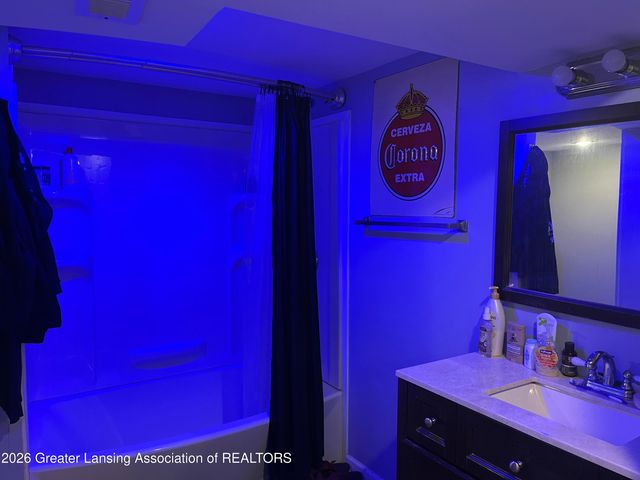 824 Nipp Avenue, Lansing, MI 48915