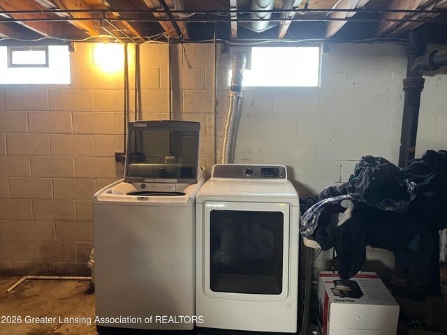 824 Nipp Avenue, Lansing, MI 48915