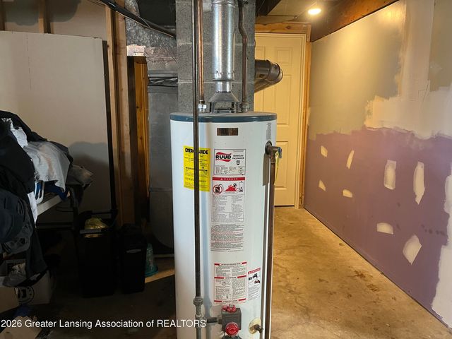 824 Nipp Avenue, Lansing, MI 48915