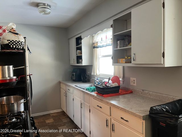 824 Nipp Avenue, Lansing, MI 48915