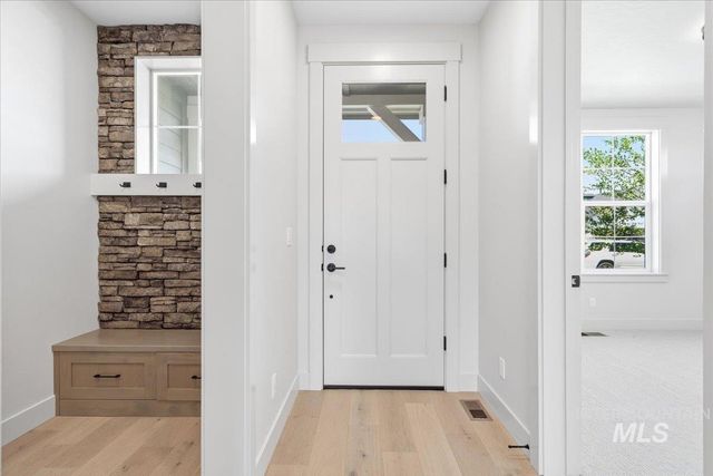 5869 Pinpoint Way, Meridian, ID 83642
