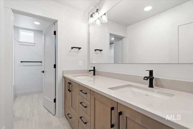 5869 Pinpoint Way, Meridian, ID 83642