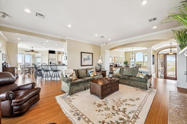 1 Shell Key, Hitchcock, TX 77563