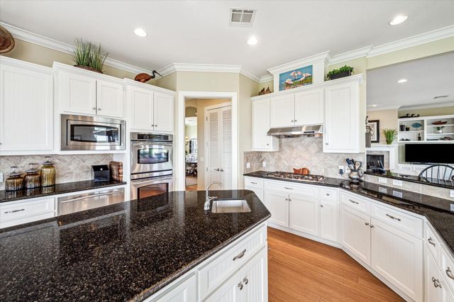 1 Shell Key, Hitchcock, TX 77563