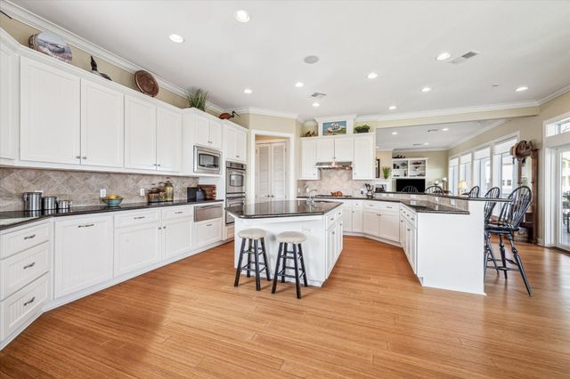 1 Shell Key, Hitchcock, TX 77563