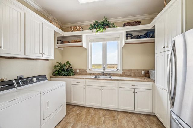 1 Shell Key, Hitchcock, TX 77563