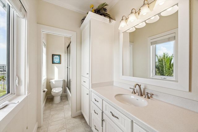 1 Shell Key, Hitchcock, TX 77563