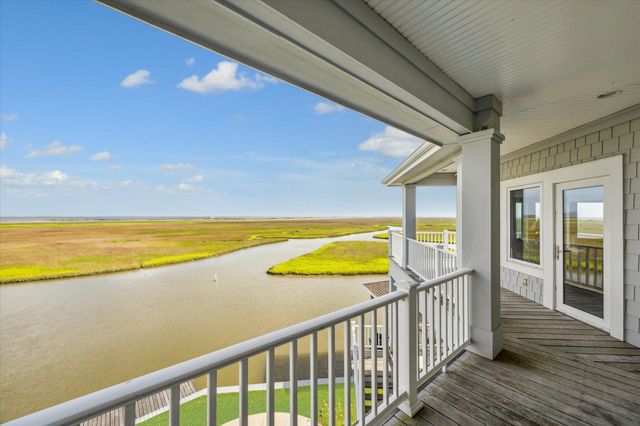 1 Shell Key, Hitchcock, TX 77563