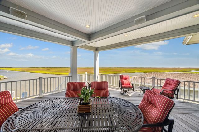 1 Shell Key, Hitchcock, TX 77563