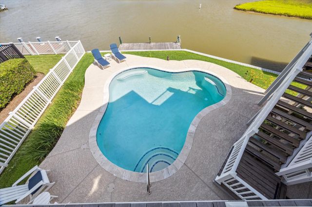 1 Shell Key, Hitchcock, TX 77563