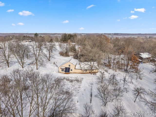 1067 Somers Road, Lyons, MI 48851