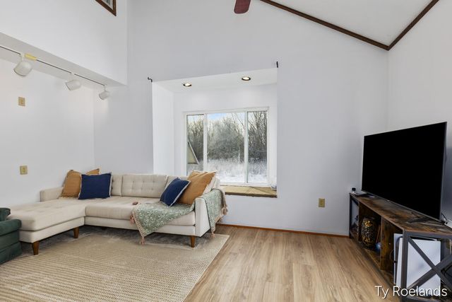 1067 Somers Road, Lyons, MI 48851