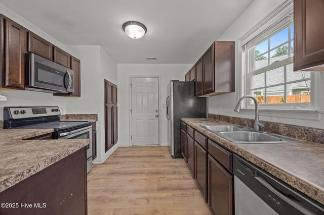 106 Ironwood Court, Jacksonville, NC 28546