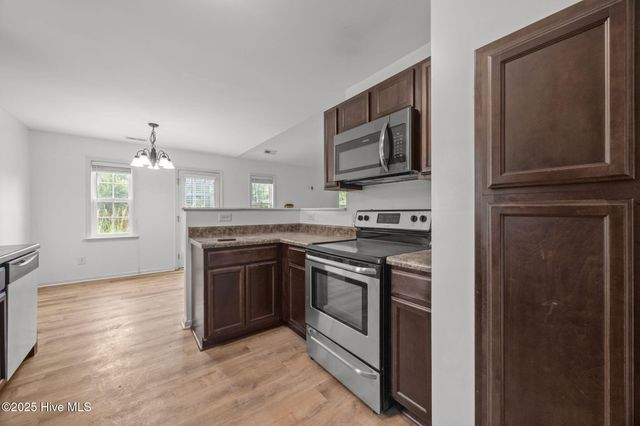 106 Ironwood Court, Jacksonville, NC 28546