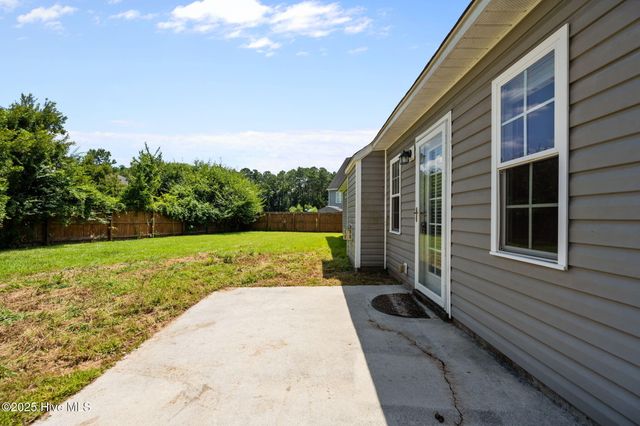 106 Ironwood Court, Jacksonville, NC 28546
