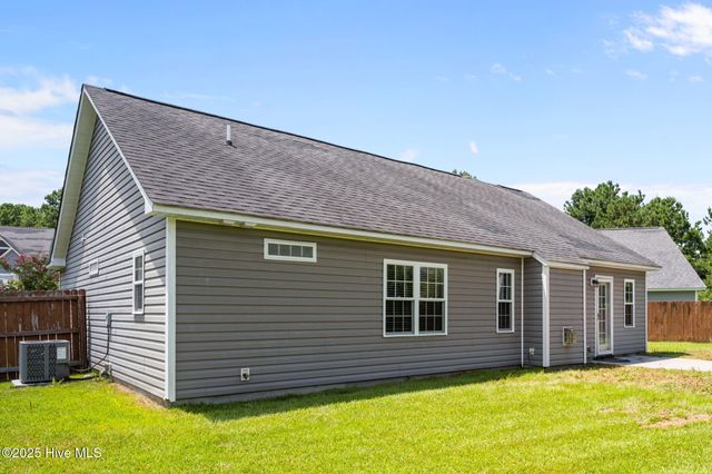 106 Ironwood Court, Jacksonville, NC 28546