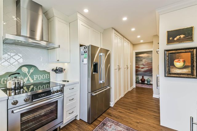 651 Bering Drive 601, Houston, TX 77057