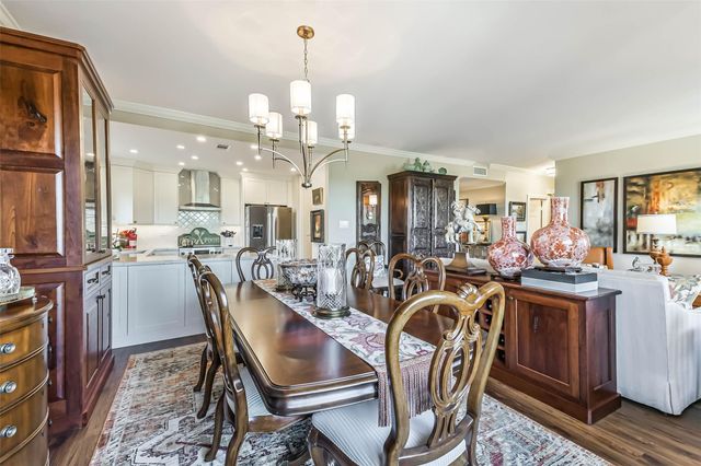 651 Bering Drive 601, Houston, TX 77057