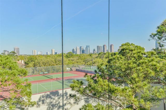 651 Bering Drive 601, Houston, TX 77057