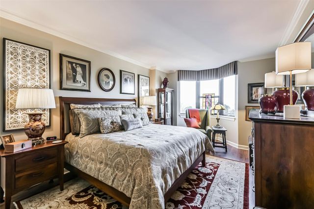 651 Bering Drive 601, Houston, TX 77057