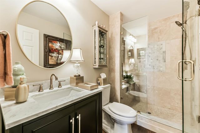 651 Bering Drive 601, Houston, TX 77057