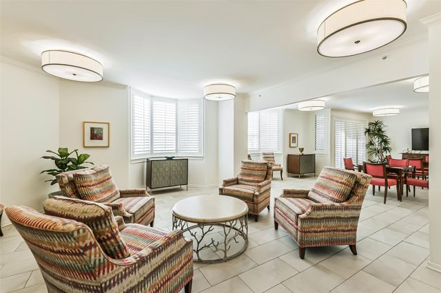 651 Bering Drive 601, Houston, TX 77057