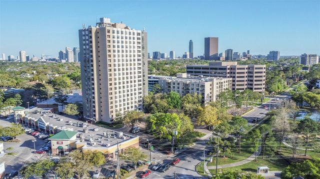 651 Bering Drive 601, Houston, TX 77057