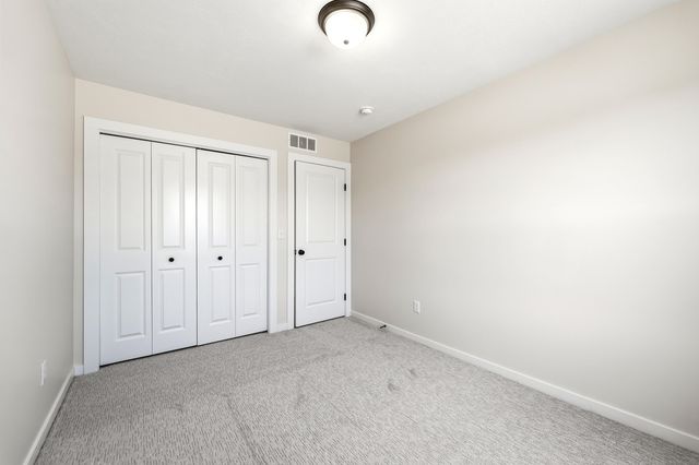 912 Indiana Avenue 13, South Haven, MI 49090
