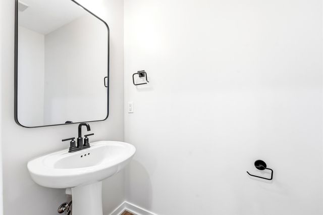 912 Indiana Avenue 13, South Haven, MI 49090
