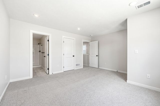 912 Indiana Avenue 13, South Haven, MI 49090
